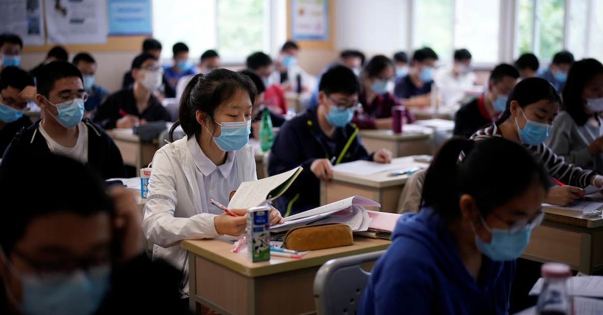 Công ty dạy thêm bị phạt 260 tỉ, Bắc Kinh chứng tỏ duy trì lệnh cấm