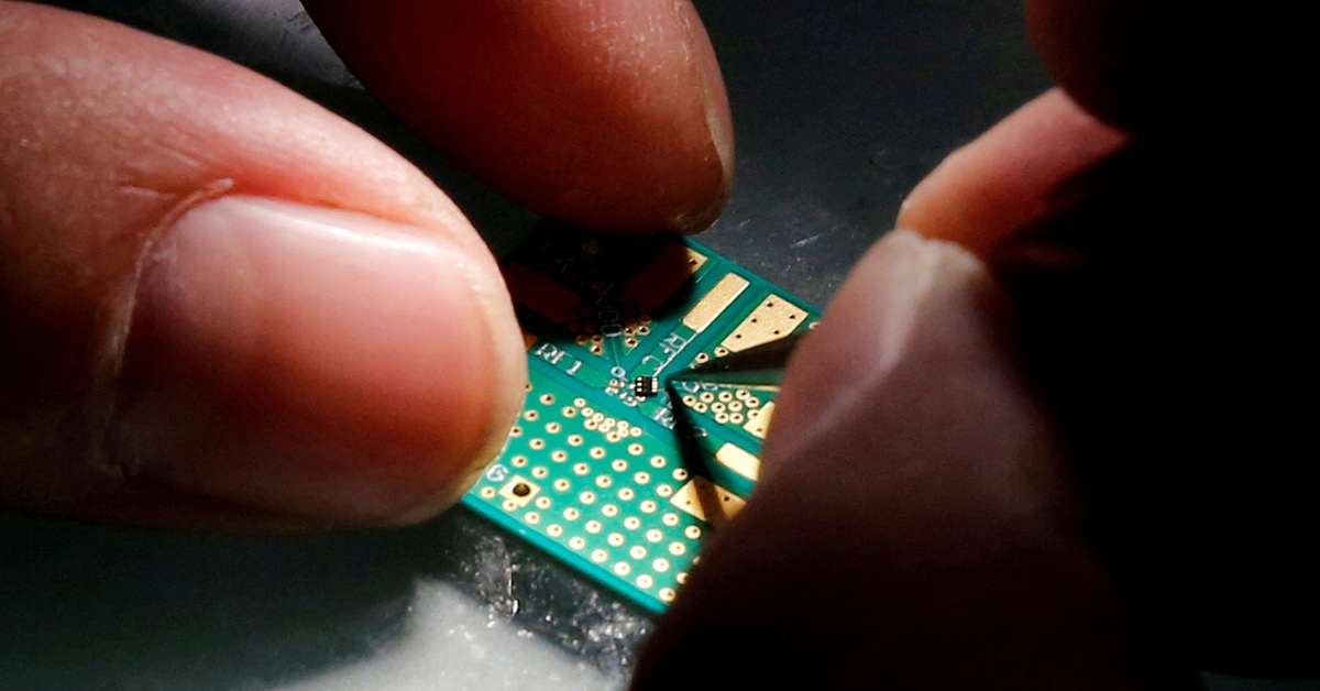 Một trường cao đẳng mở ngành công nghệ kỹ thuật bán dẫn và vi mạch