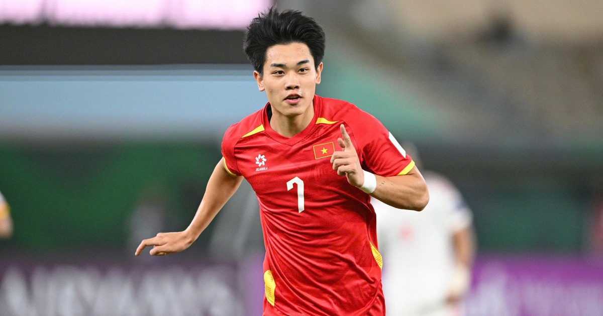 Cú đánh đầu của Đình Bắc được AFC vinh danh