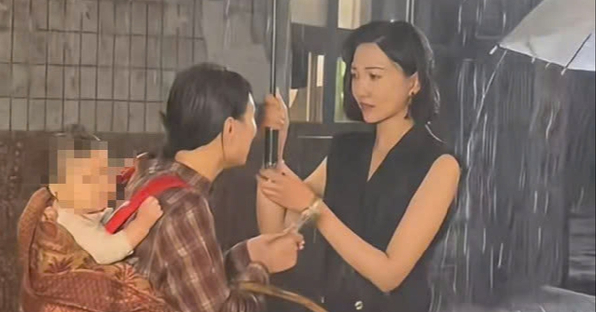 Phim ngắn Trung Quốc để trẻ sơ sinh dầm mưa gây phẫn nộ lập tức bị gỡ bỏ