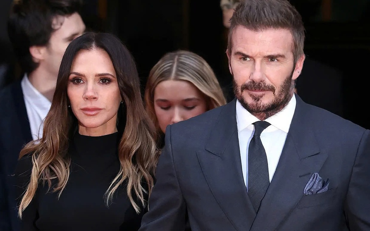 Vợ chồng Beckham và dàn sao đổ bộ tại Paris Couture Fashion Week