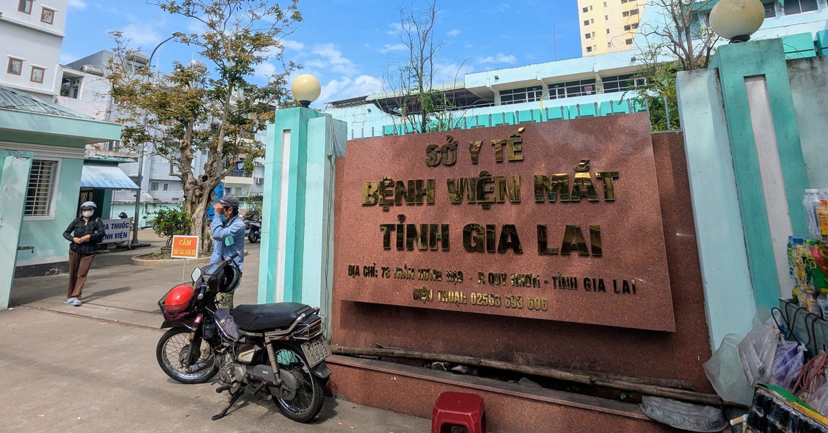 Bác sĩ Bệnh viện Mắt tỉnh Gia Lai được cử đi học xong xin thôi việc ngay: 2 luồng ý kiến trái chiều