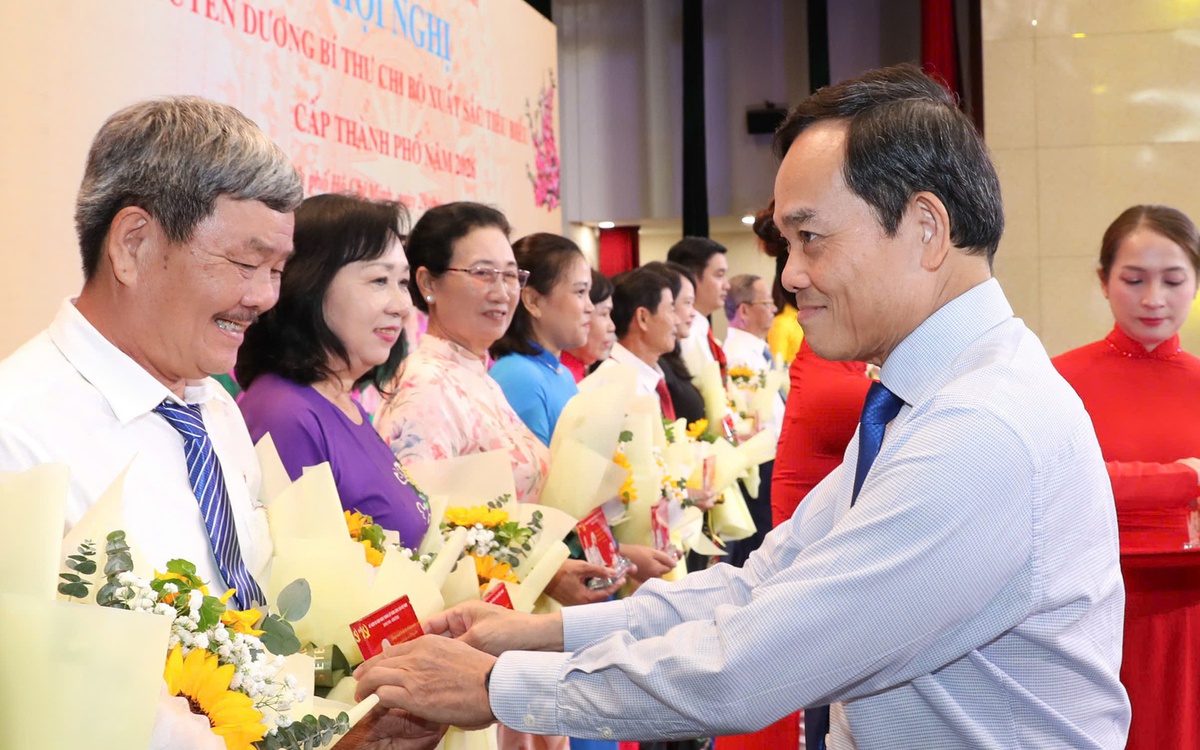 TP.HCM tuyên dương 233 bí thư chi bộ xuất sắc