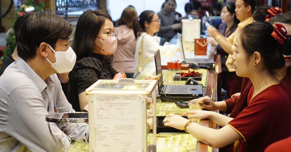 Giá vàng thế giới bất ngờ giảm 425 USD/ounce