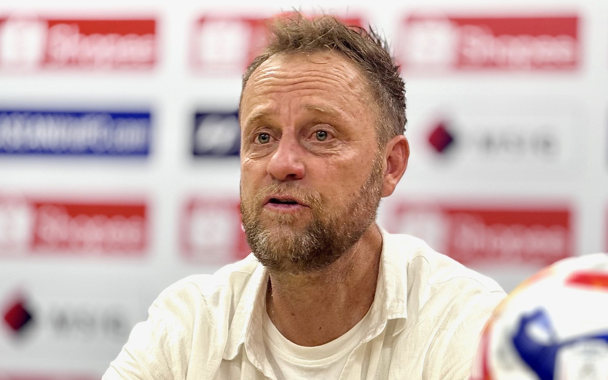 CLB Công An Hà Nội không có HLV trưởng Polking ở trận gặp Ninh Bình