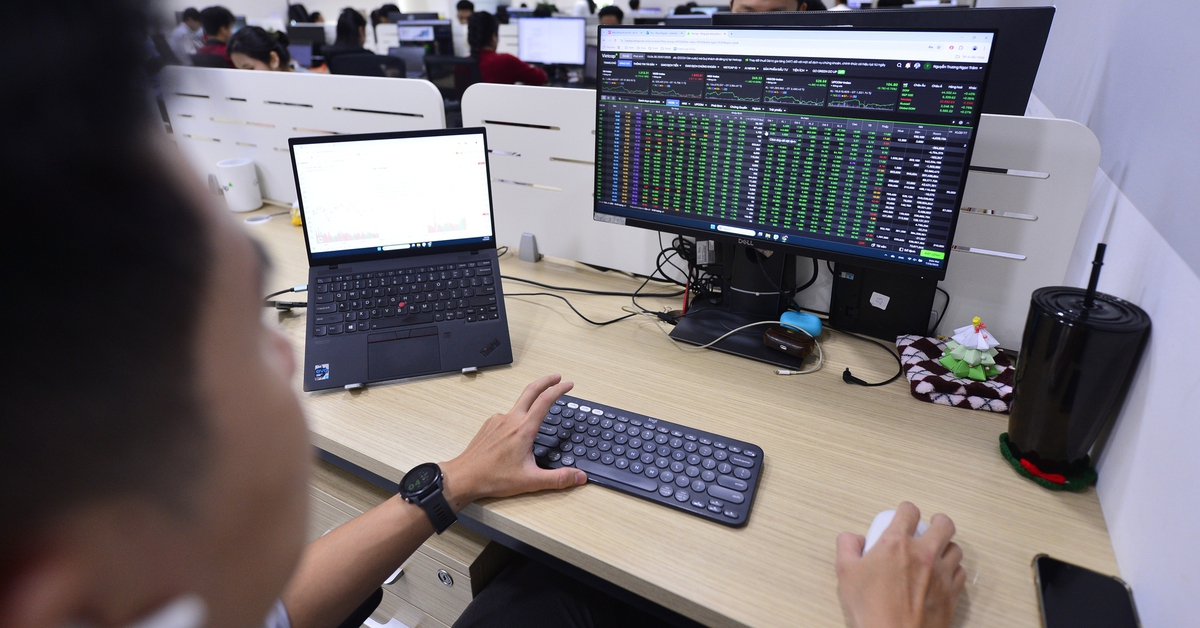 Cắt mạch giảm 7 phiên, VN-Index lấy lại sắc xanh trên diện rộng