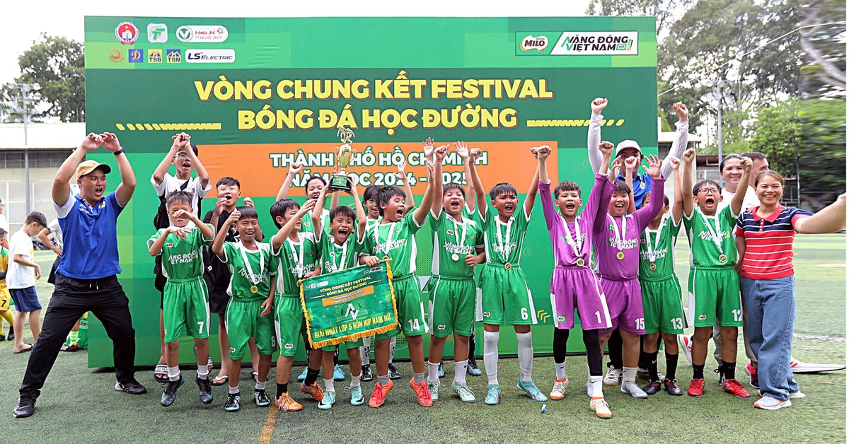 Ươm mầm cầu thủ trẻ: Phải làm tốt bóng đá học đường?