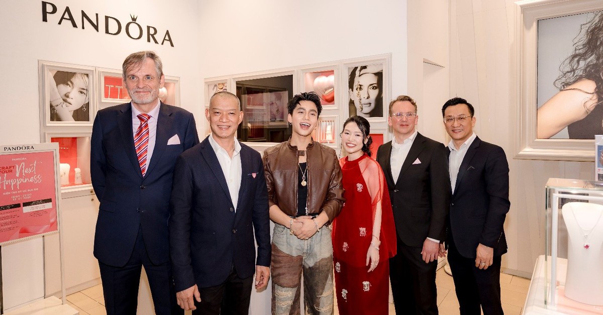 Pandora giới thiệu 2 bộ sưu tập mới với sự đồng hành của ca sĩ MONO