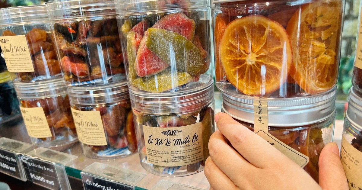 Săn đặc sản ăn chơi ngày Tết - Kỳ 5: Ngày xuân chuộng hoa lạ lạ, bánh mứt lành lành