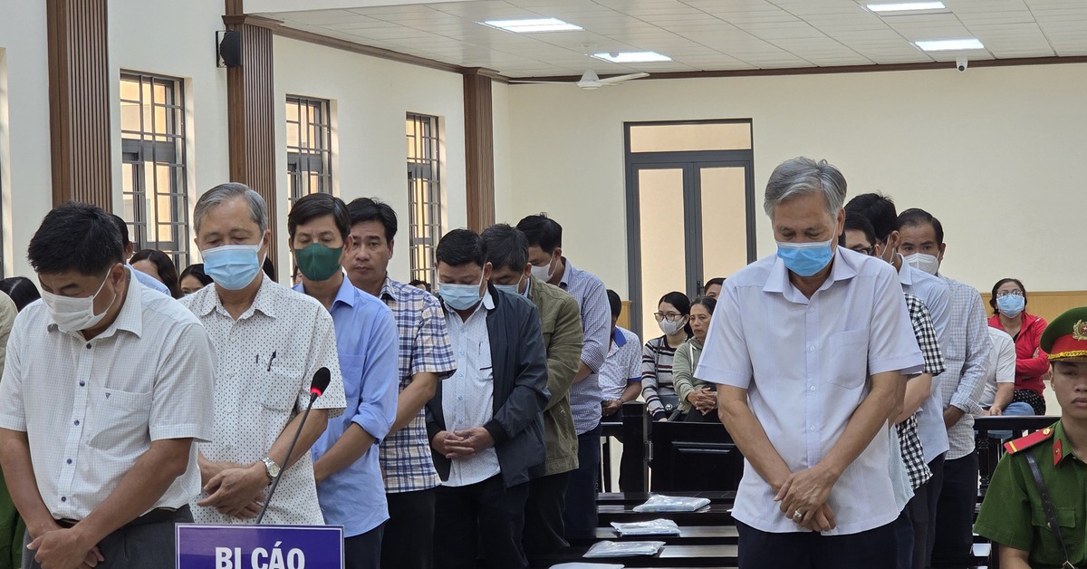 Đề nghị phạt 2-3 năm tù treo với 3 cựu Phó chủ tịch Long Xuyên