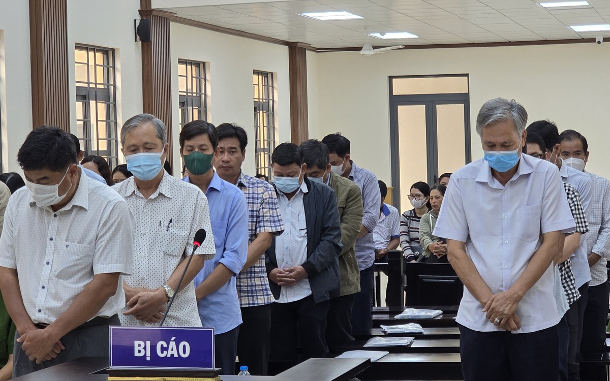 Đề nghị phạt 2-3 năm tù treo với 3 cựu Phó chủ tịch Long Xuyên