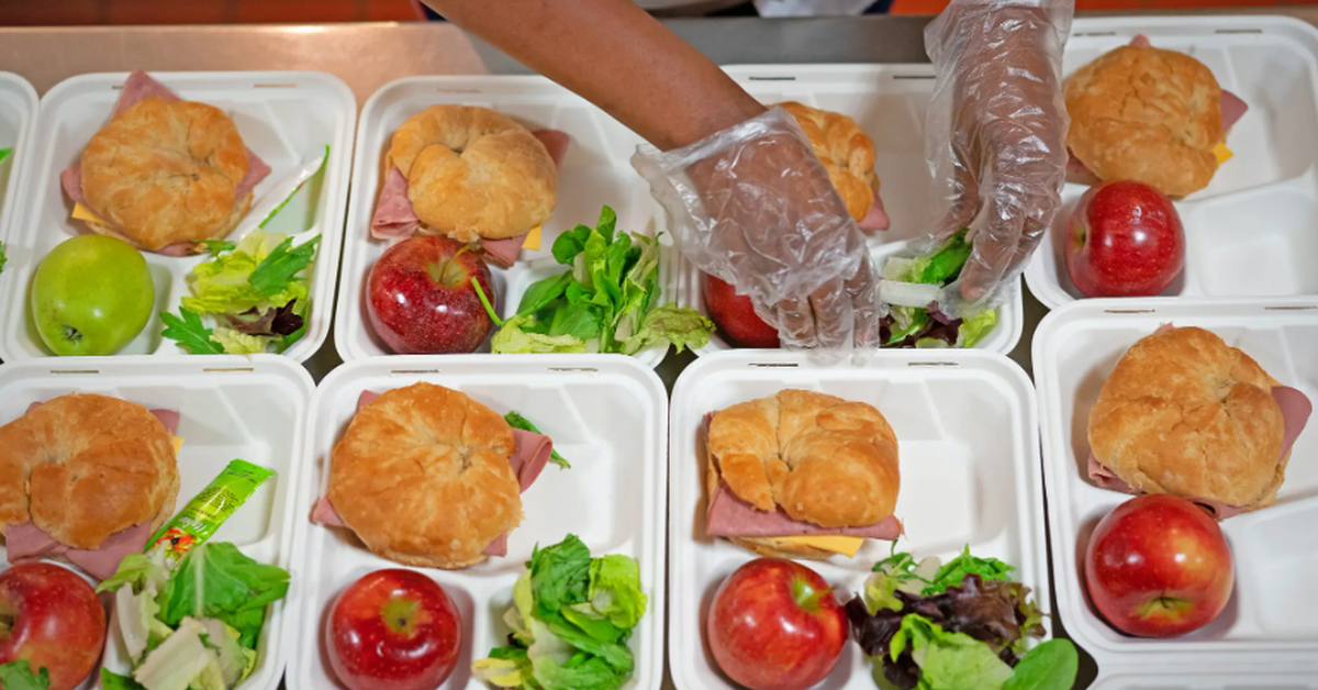 Các nước quản lý bữa ăn bán trú ra sao?