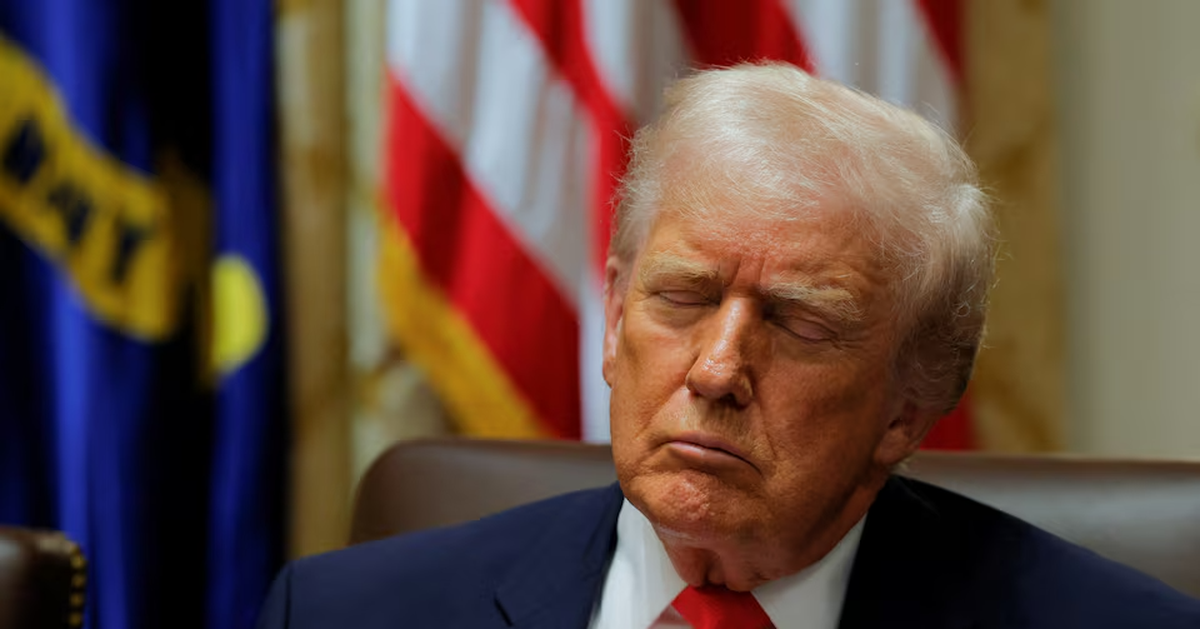 Ông Trump phủ nhận ngủ gục, nói chỉ nhắm mắt khi họp nội các vì cuộc họp chán