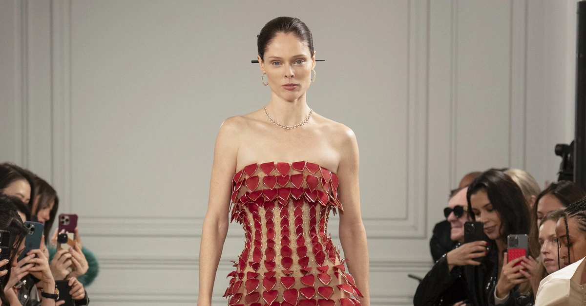 Phan Huy mang thời trang Việt đến Paris Haute Couture Week