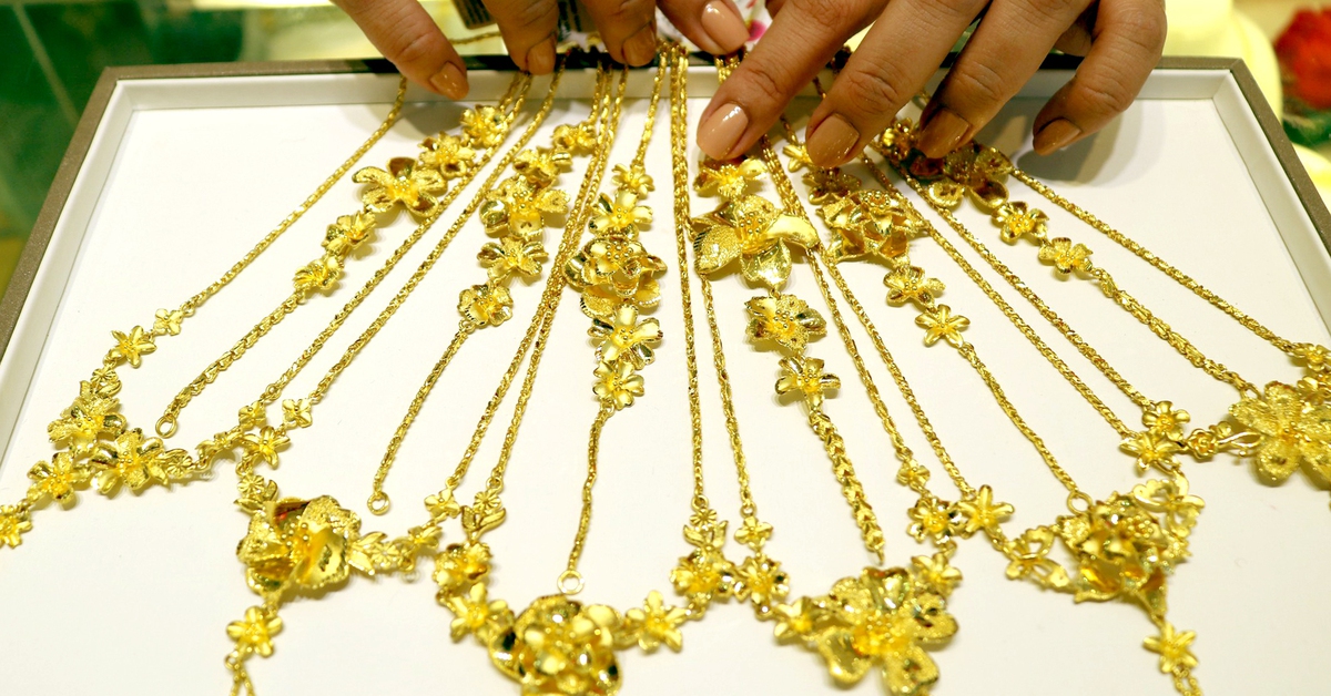 Sáng nay giá vàng trong nước giảm 5,1 triệu đồng/lượng