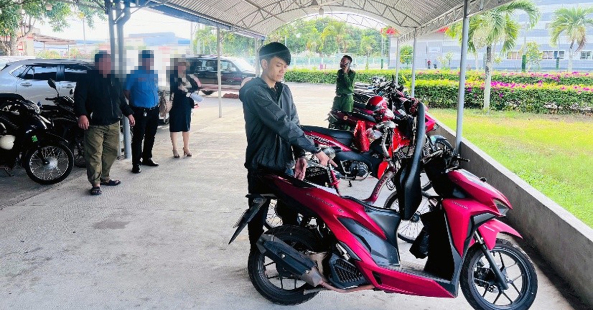 Ăn trộm cả trăm triệu đồng trong cốp xe máy của nữ công nhân, đem mua ma túy