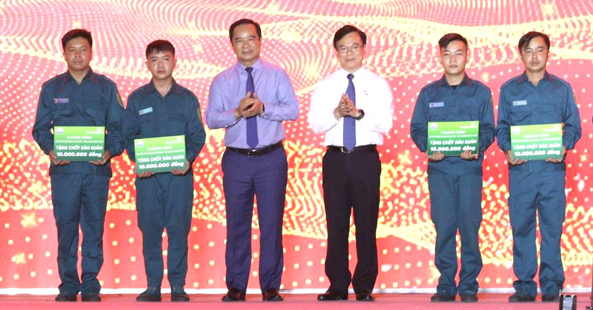 Hàng trăm suất quà thể hiện 'nghĩa tình hậu phương - ấm lòng biên giới' ở Tây Ninh