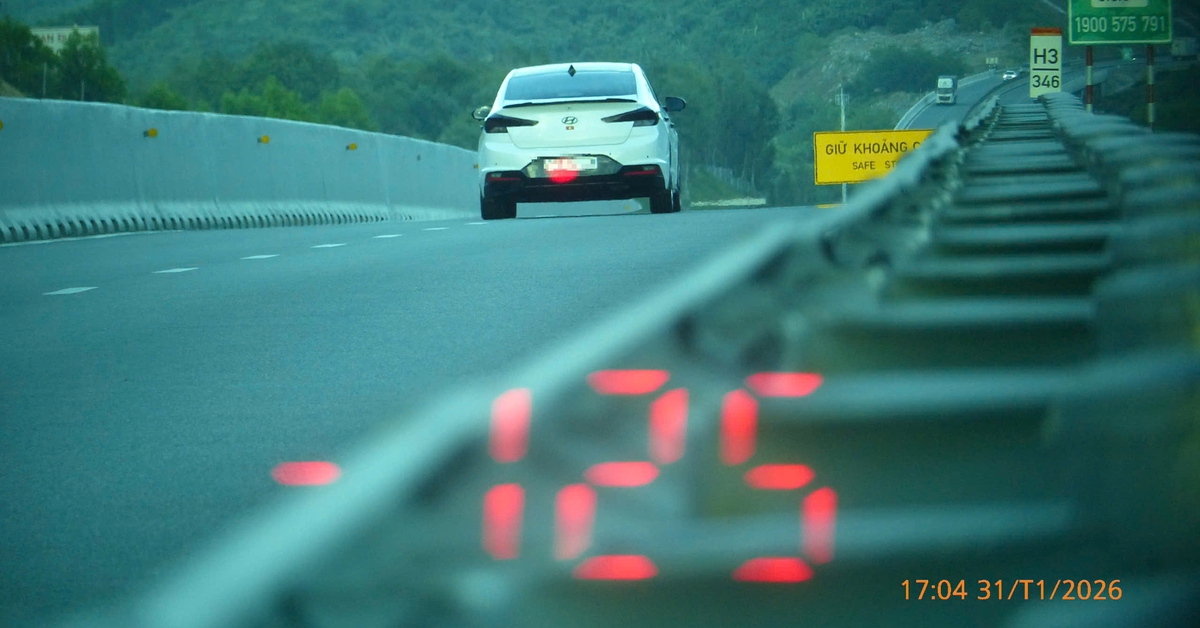 Hàng loạt tài xế vi phạm tốc độ trên cao tốc TP.HCM - Vân Phong bị 'phạt nguội'