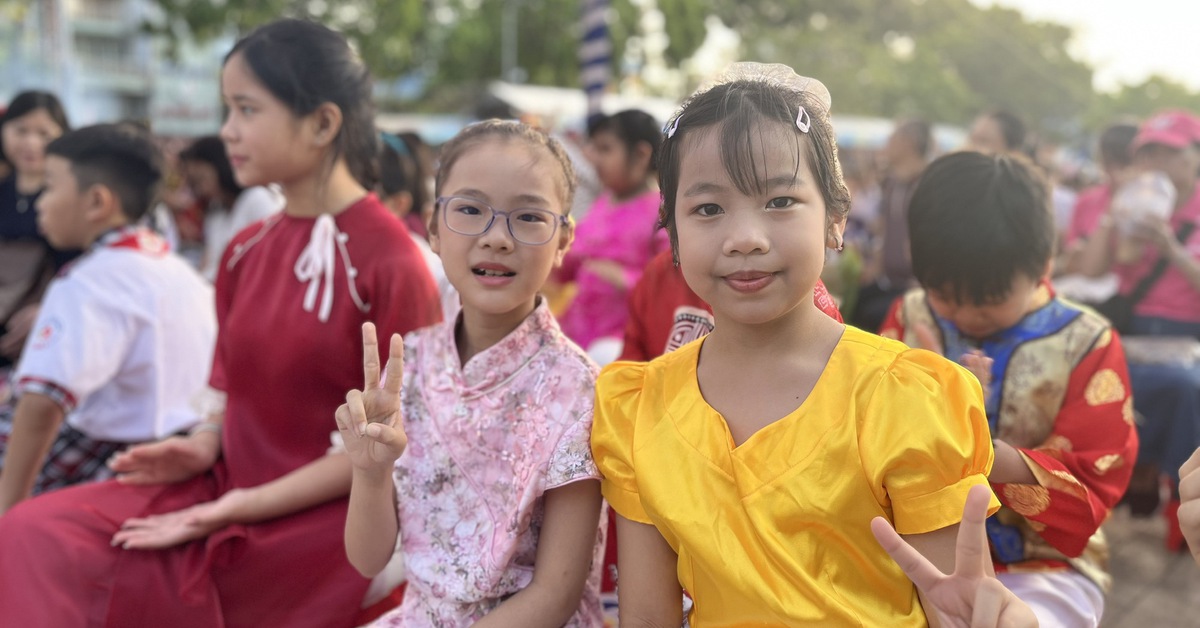 Lan tỏa phong tục Tết Nam Bộ xưa bằng tiếng Anh