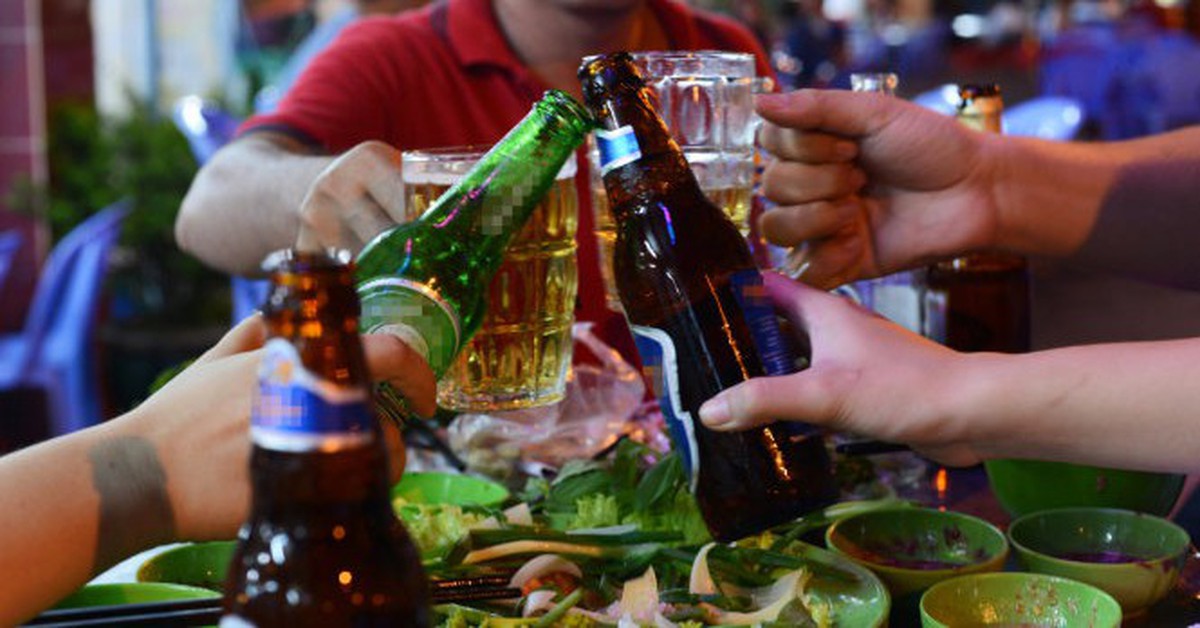 Viêm tụy cấp do uống 10-20 lon bia một lần, bác sĩ nhấn mạnh 'bệnh nguy hiểm'