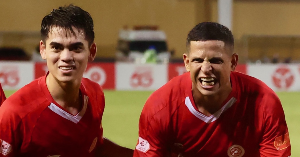 Ngoại binh Thể Công - Viettel ăn mừng cuồng nhiệt khi ghi bàn vào lưới đội bóng cũ