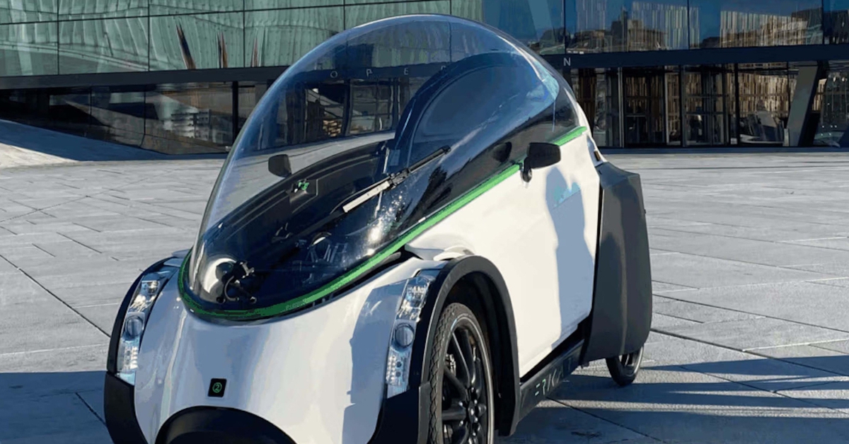 Trông như ô tô nhưng lại là xe đạp điện, chạy 60km/sạc, giá ngang 2 chiếc Honda SH