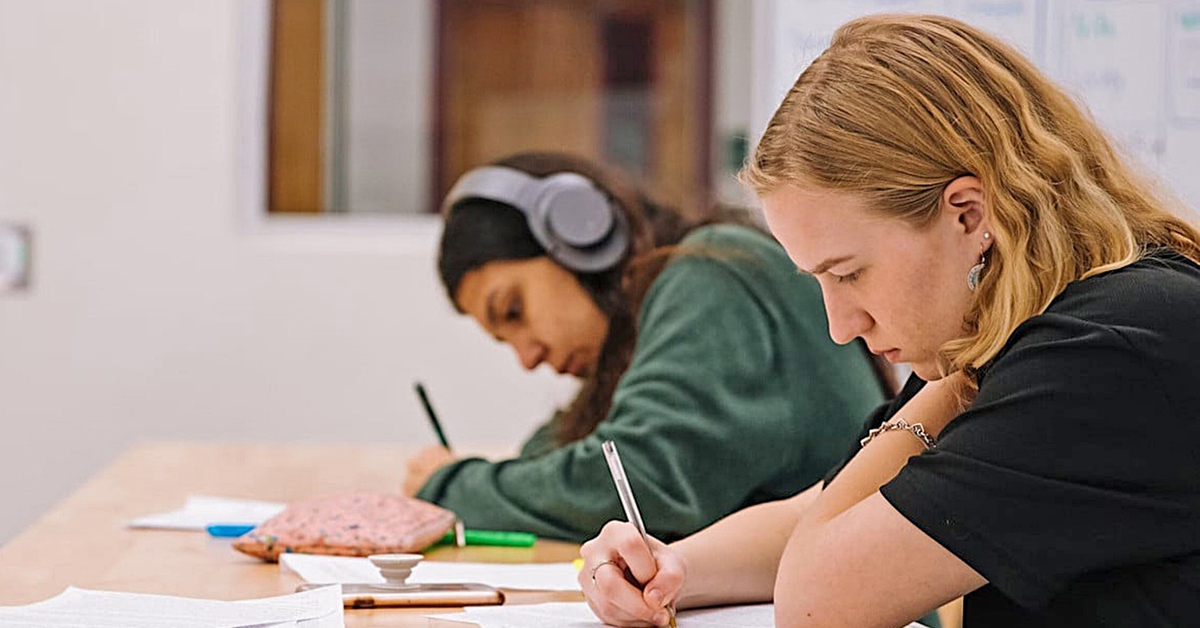 Thêm nhiều quốc gia dừng thi IELTS trên giấy