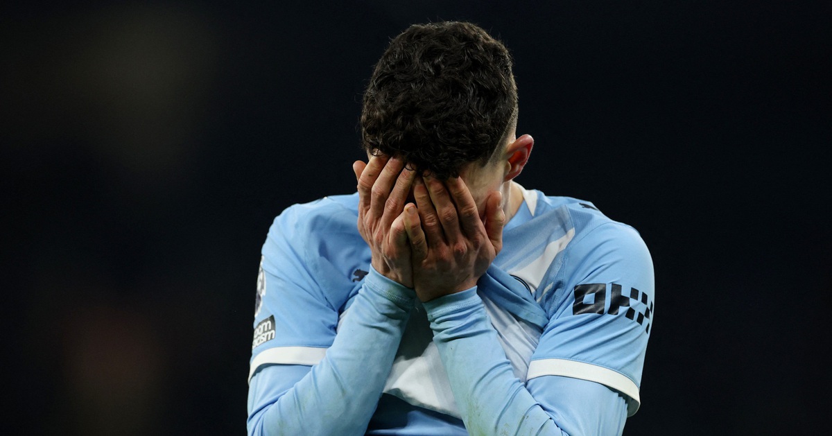 Bị Chelsea cầm hòa phút 90+4, Man City kém Arsenal 6 điểm