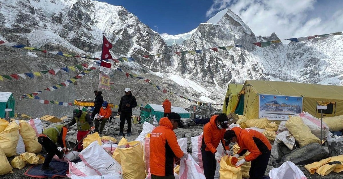 Dối trá ở nóc nhà thế giới: Everest ngập rác vì con người lách luật