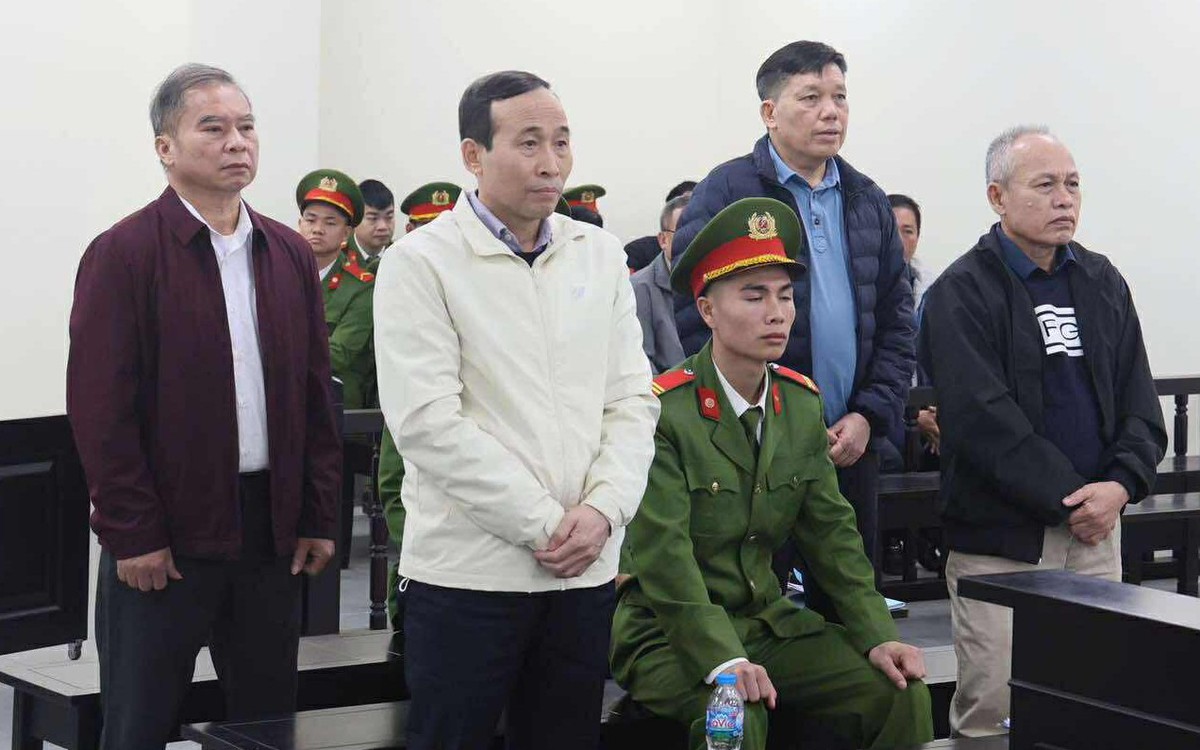 Hai cựu lãnh đạo Ban quản lý dự án tỉnh Đắk Lắk nhận 11 tỉ bị đề nghị 9-10 năm tù