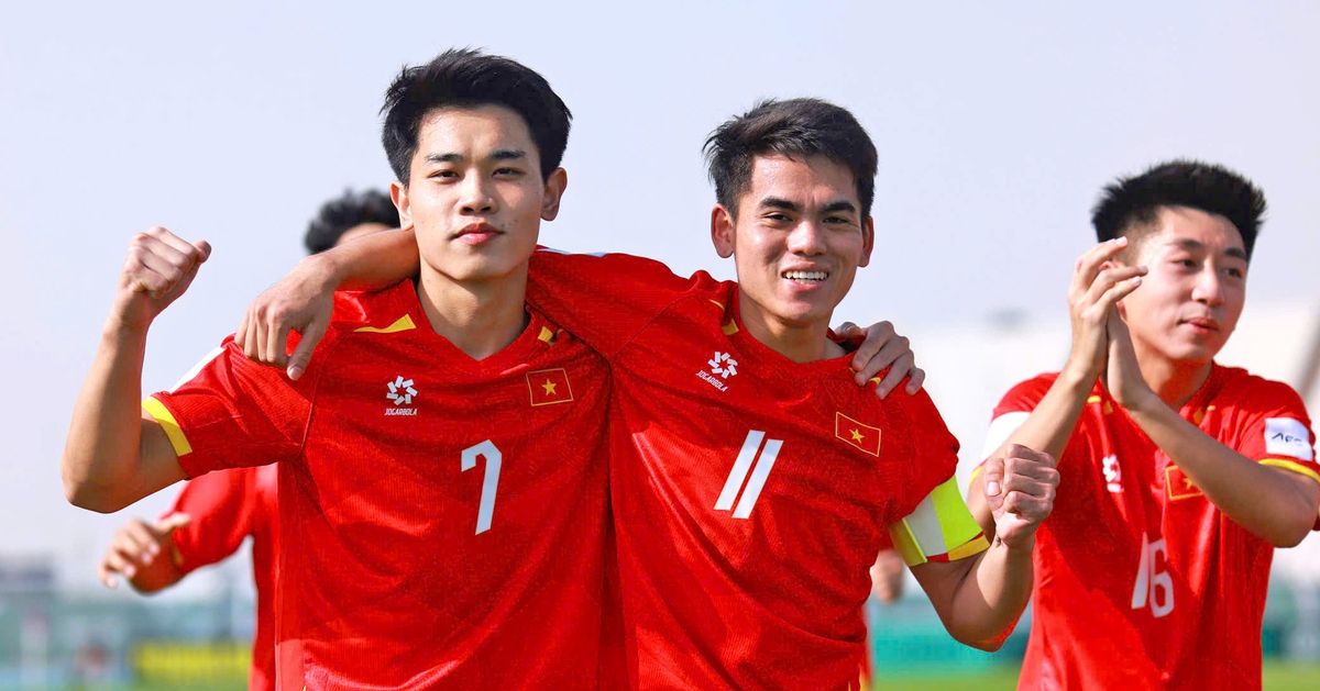 Làng bóng đá ngả mũ trước 'bài phạt góc Arsenal' của U23 Việt Nam