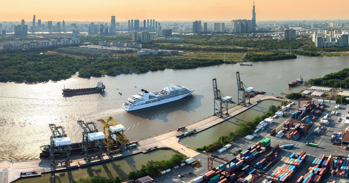 Xây dựng TP.HCM thành trung tâm dịch vụ lớn của cả nước và khu vực theo 4 giai đoạn