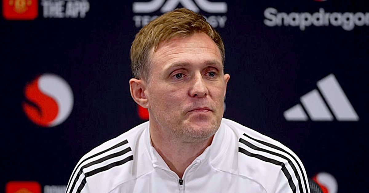 HLV tạm quyền Darren Fletcher: Man United sẽ trở lại sơ đồ 4 hậu vệ