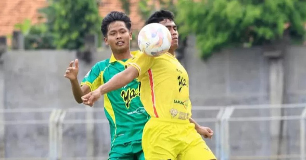 Cầu thủ Indonesia bị cấm thi đấu trọn đời vì phi thẳng chân vào người đối thủ