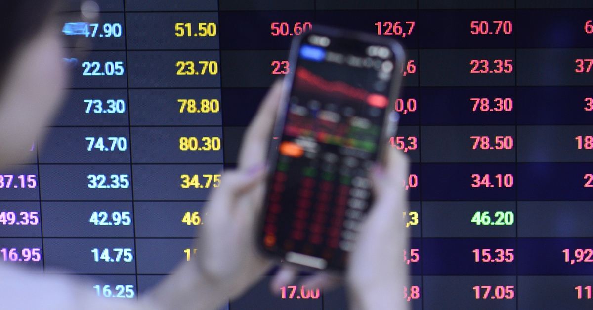 Cổ phiếu giảm giá mạnh nhất sàn HoSE năm qua: Nếu rót 1 tỉ mất hơn 600 triệu