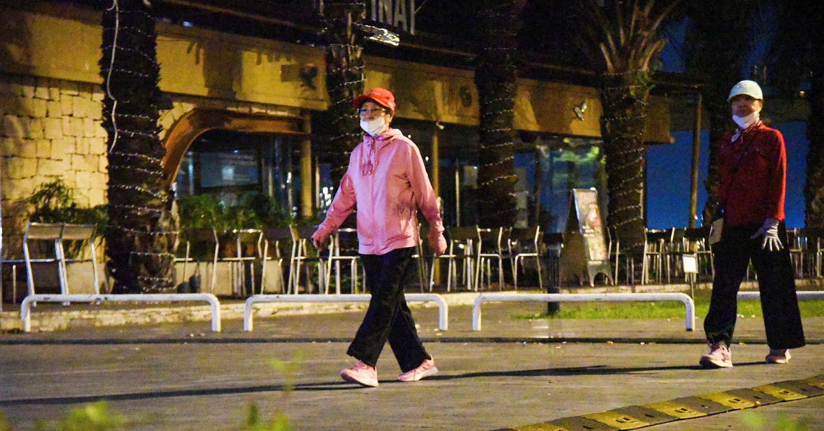 Vì sao TP.HCM sáng nay lạnh 18 độ C?