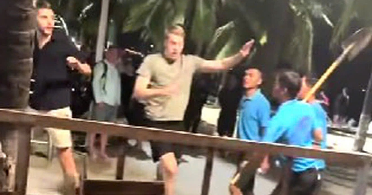 Quán BlueSea Beach & Bar có nhân viên cầm xẻng dọa đánh du khách bị phạt 50 triệu đồng