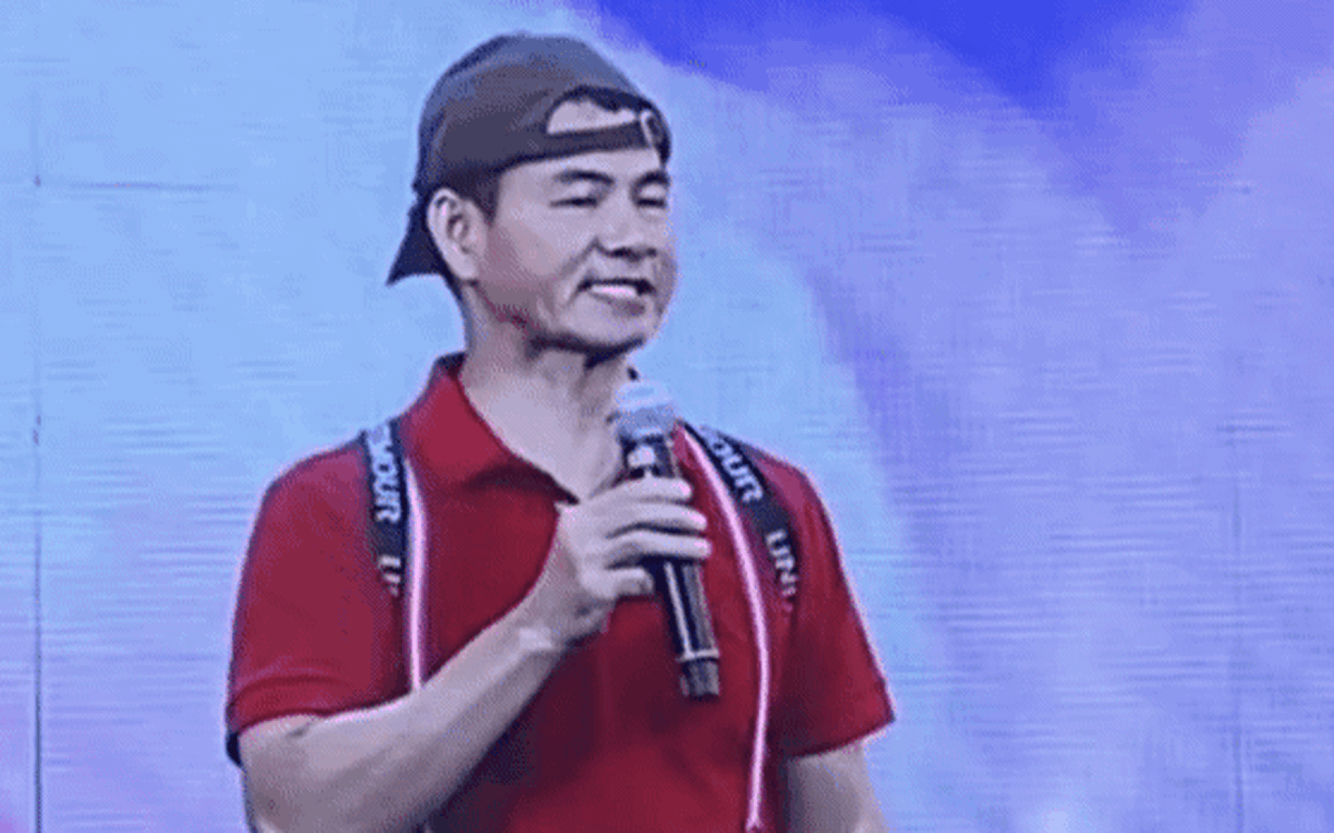 Cục trưởng Xuân Bắc ‘quậy’ tưng bừng cùng hàng ngàn thiếu nhi