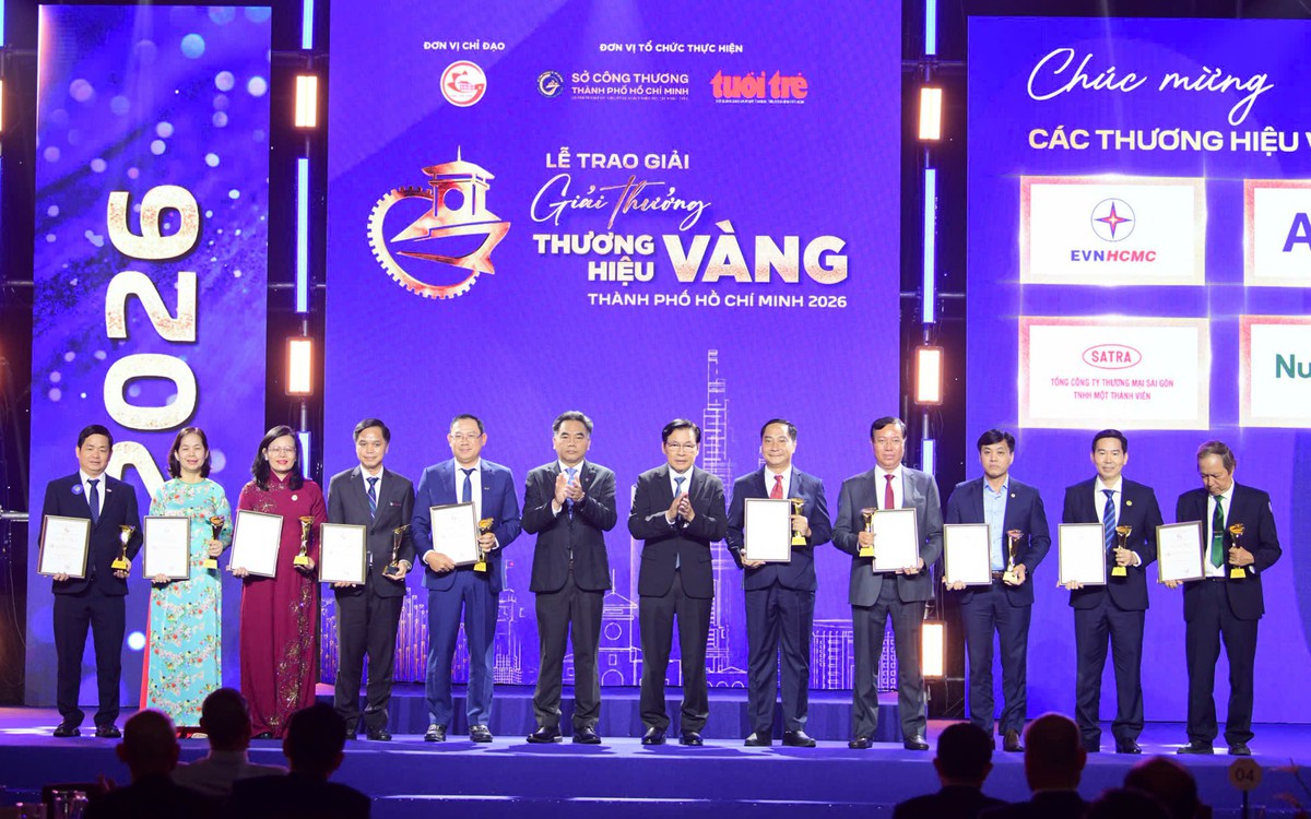Từ nhà máy đến bệnh viện, doanh nghiệp TP.HCM tăng tốc bằng AI, công nghệ số