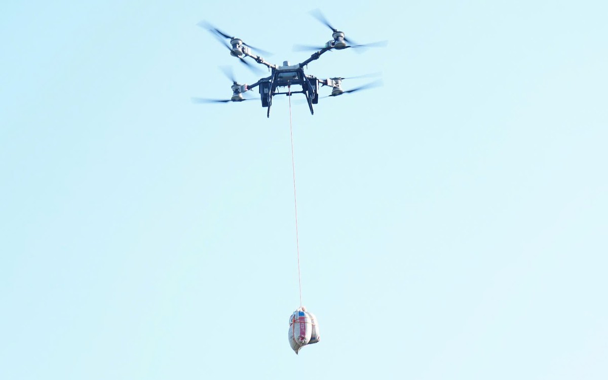 Đà Nẵng cho bay thử loại drone cõng hai bao tải nặng 120kg