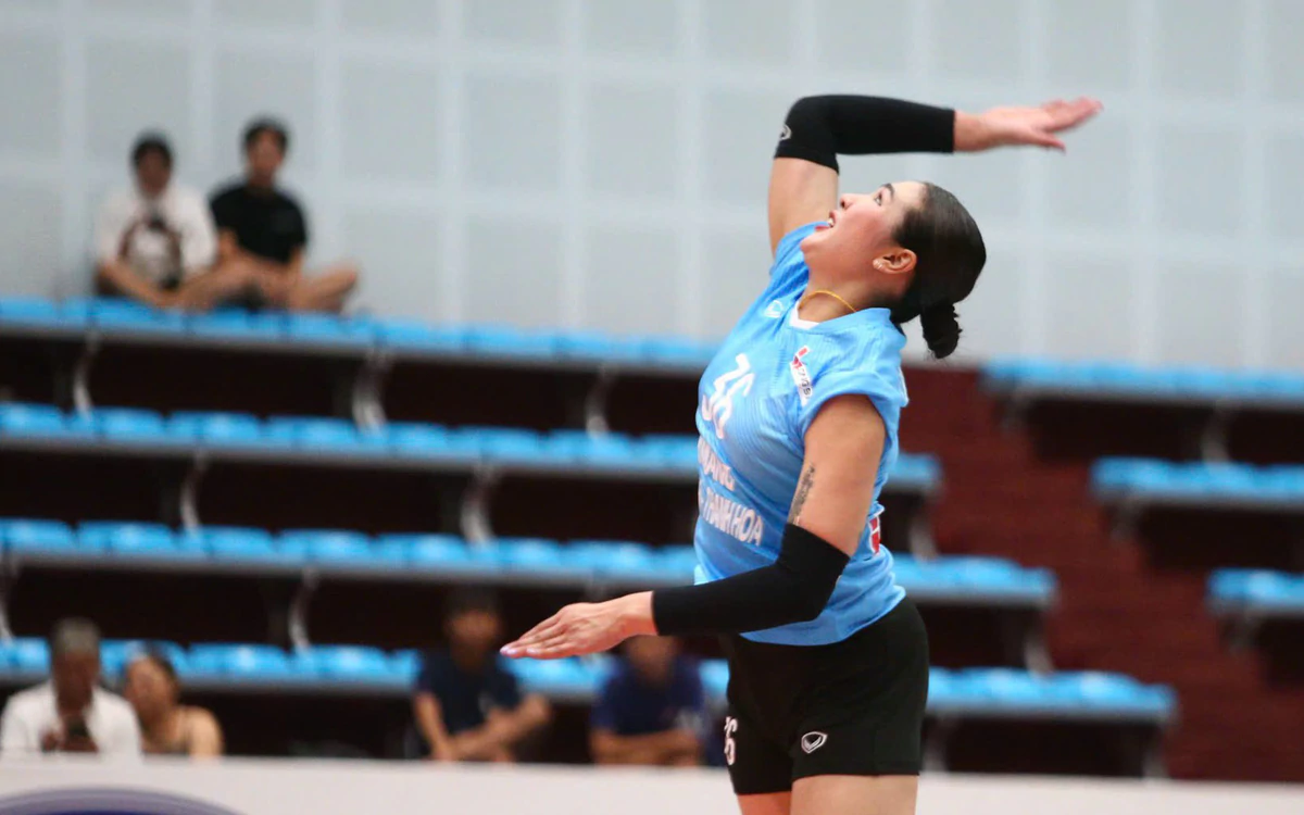 Bị chê bai, sao bóng chuyền nữ Thái Lan Sasipaporn nói: ‘Xin đừng nghĩ tôi đến Việt Nam vì tiền’