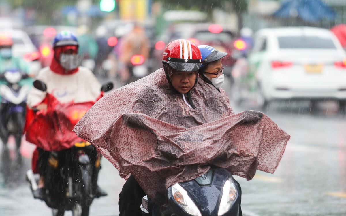 Thời tiết hôm nay 21-10: Cả nước có mưa vào chiều tối