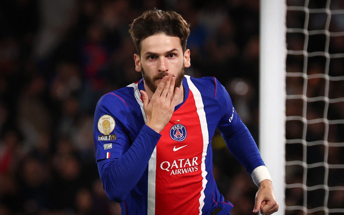 PSG nhận tin sốc: Kvaratskhelia đứt dây chằng, nghỉ hết mùa