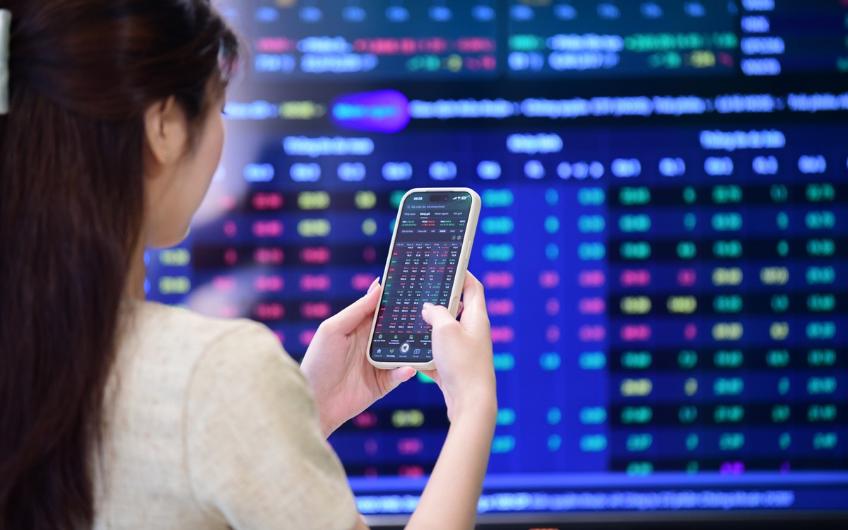 Cổ phiếu đua xanh tím, VN-Index tăng bốc hơn 36 điểm