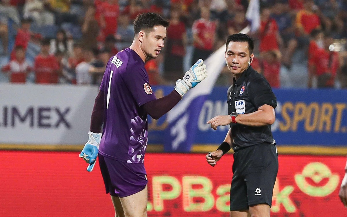 HLV Thanh Hóa tiếc khi VAR cứu CLB Công An Hà Nội một bàn thua