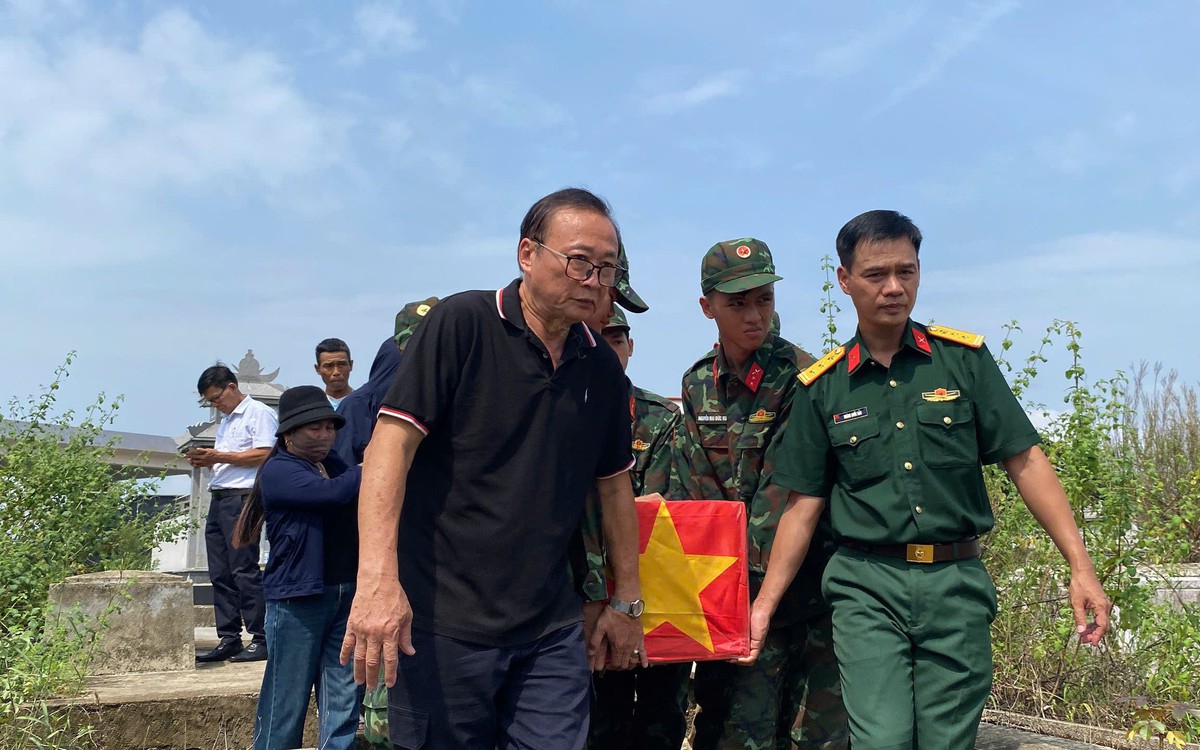 Người 38 năm lo hương khói cho 17 liệt sĩ được TP Đà Nẵng khen thưởng
