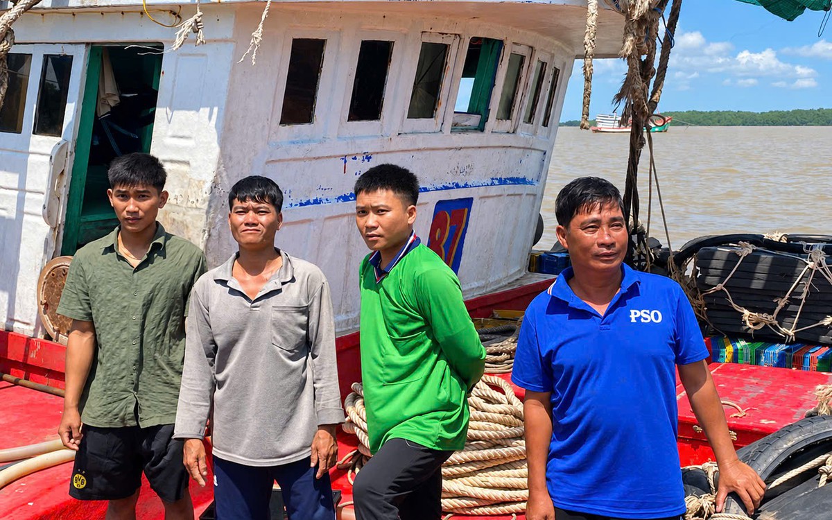 4 ngư dân Mũi Né gặp nạn gần mỏ Sư Tử Trắng đã về đến Cần Thơ an toàn