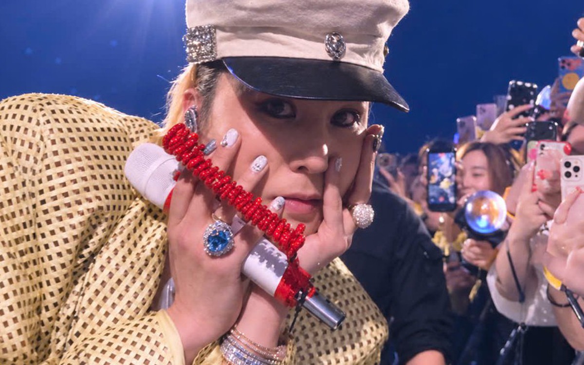 Concert BIGBANG Hà Nội: G-DRAGON đập guitar, TAEYANG hô 'Việt Nam vô địch'