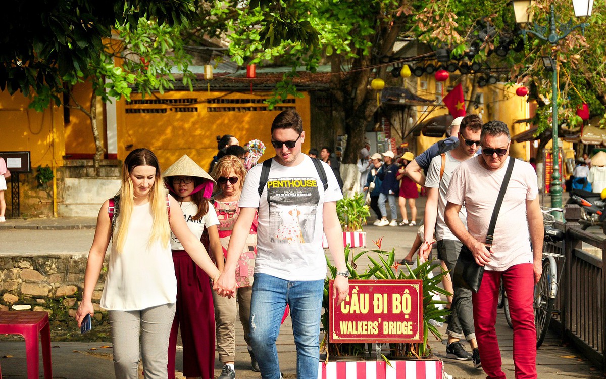 Hội An sẽ công bố đường dây nóng xử lý phản ánh của du khách, người dân trong 24 giờ