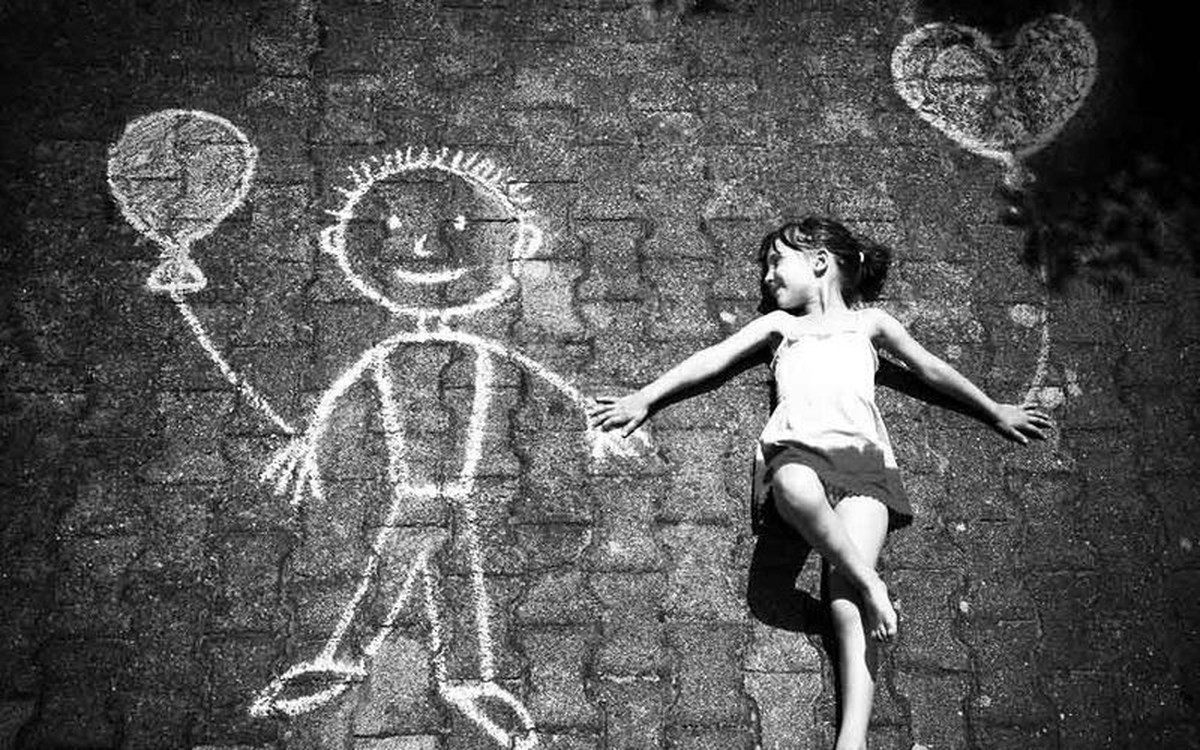 Vì sao có người luôn cảm thấy 'có ai đó bên cạnh' dù đang một mình?